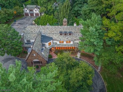27 Village Green Ct