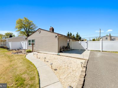 11 Midwood Ln