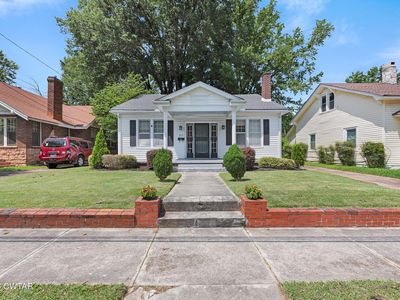 215 Westwood Ave