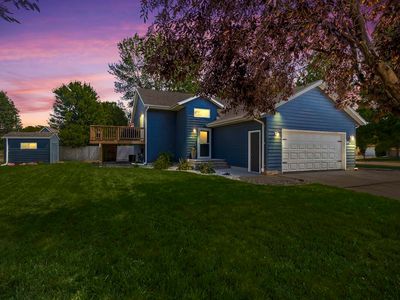 112 W River Oak Ct