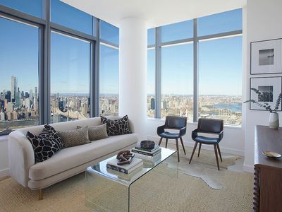 3 Court Sq Unit Penthouse 304