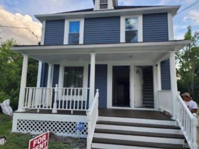 Property at 132 E Howard St, Pontiac, MI