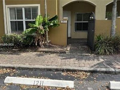 2851 W Prospect Rd Unit 1211