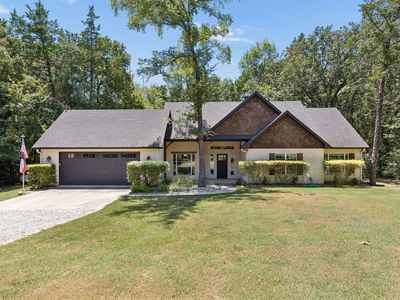 6912 Circle Dr