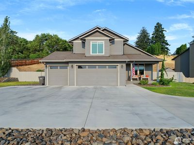 3143 NW Delcon Court