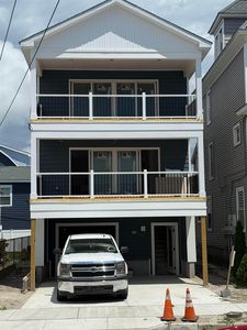 109 W Maple Ave