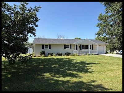 902 Crestview Dr