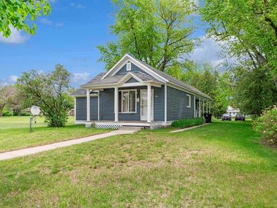 240 S Ellis Ave