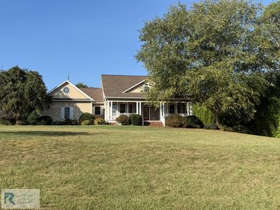 52 Lakeside Ln
