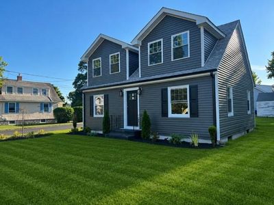 49 Metropolitan Park Dr