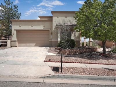 5524 Gladstone Dr NE