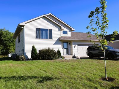 1733 Maple Leaf Ln