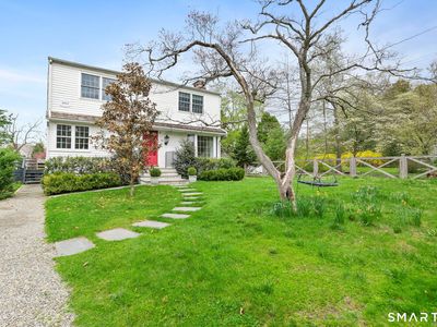 39 Kings Highway North