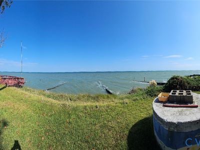 36 Beach Rd