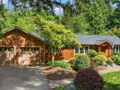 11002 Hyla Avenue NE