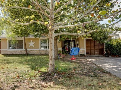 13320 Glenside Dr