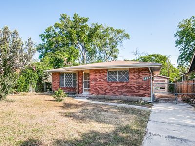 1207 HAMMOND AVE