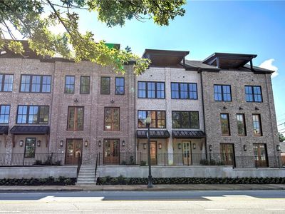 178 W Main St #205