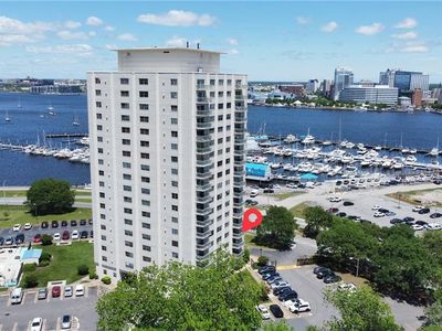 One Crawford Pkwy #304