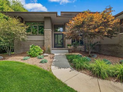 2070 N Rolling Ridge Dr