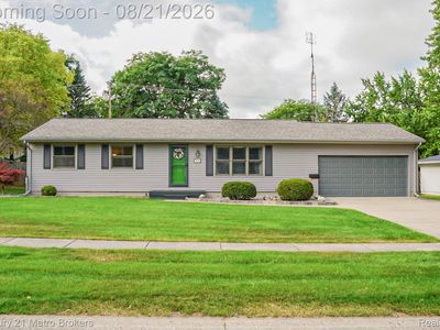 Property at 333 Delzingro Dr, Davison, MI