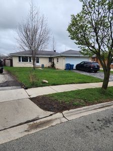 Property at 246 W Parkview Dr, Addison, IL