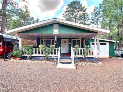 860 N 44th Dr