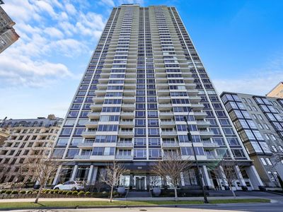 1300 N Lake Shore Dr APT 10B