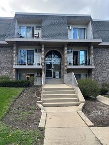 876 Blossom Ln APT 203