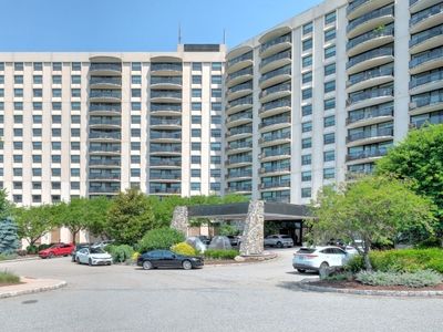 2 Claridge Dr BLDG 2 #M W
