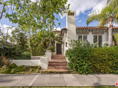 156 S La Peer Dr