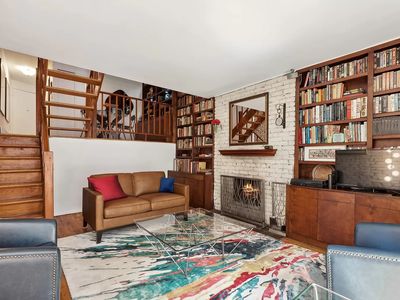 49 E 12th St APT 5A
