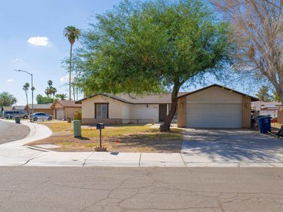3076 W London Dr