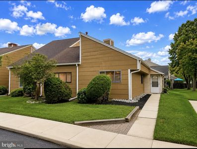 21 Chiswick Dr