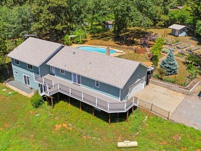 10704 Round Valley Rd