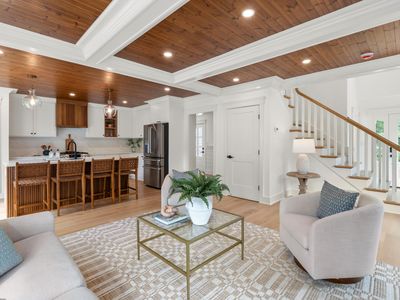 10 Laurel Lane