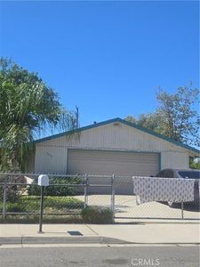 360 W 5th St