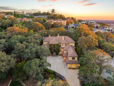 4044 Albert Cir