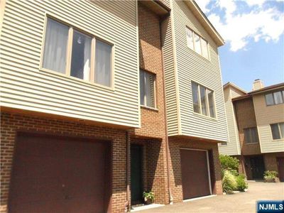 34 Piermont Rd APT 3
