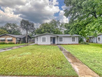 832 Maple St
