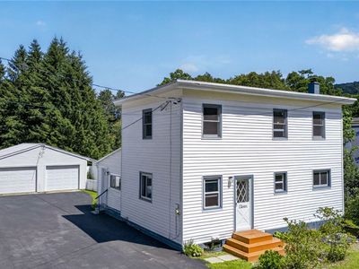 11 Mill St