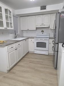 1701 W 42nd Pl APT 65