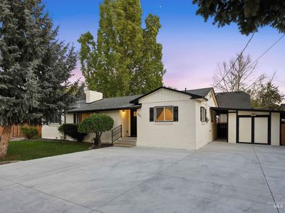 3211 W Plant Dr