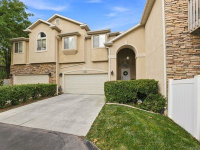 1330 E Old Maple Ct S