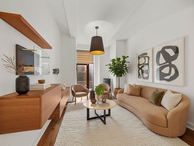 140 W 22nd St APT 2D