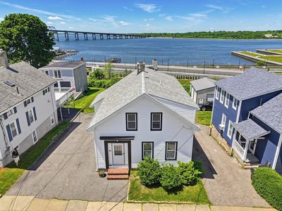 574 Durfee St