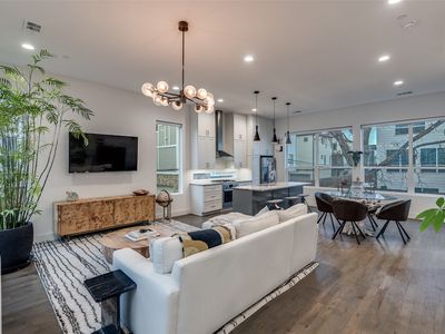 5915 Lindell Ave Unit 105