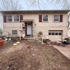 909 SE 35th Ter