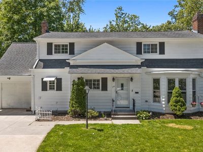 100 Lake Edge Dr