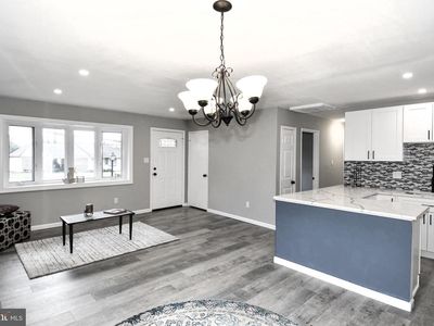 1210 Lindsay Rd